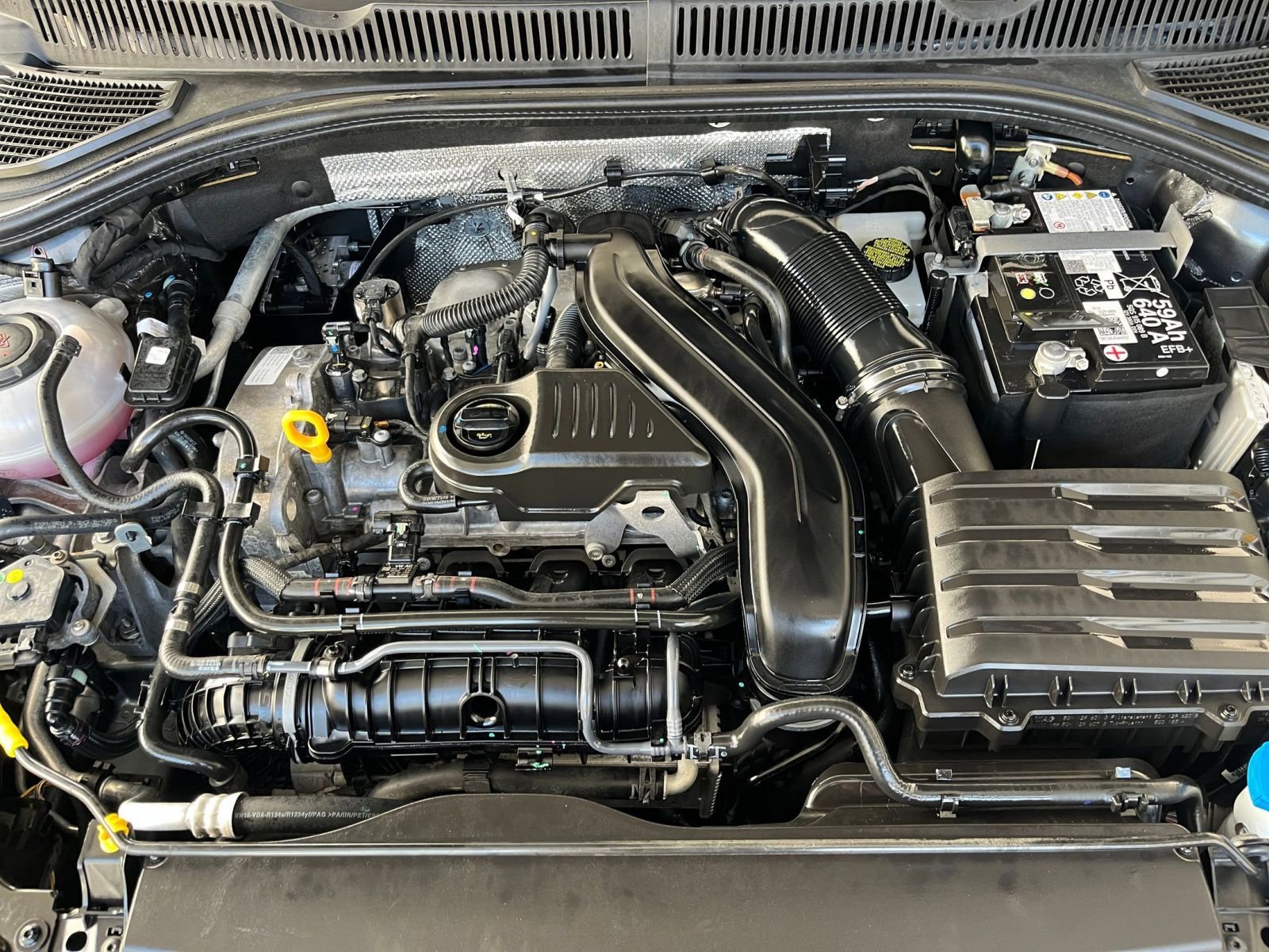 Thumbnail: 2025 Volkswagen Jetta - 32