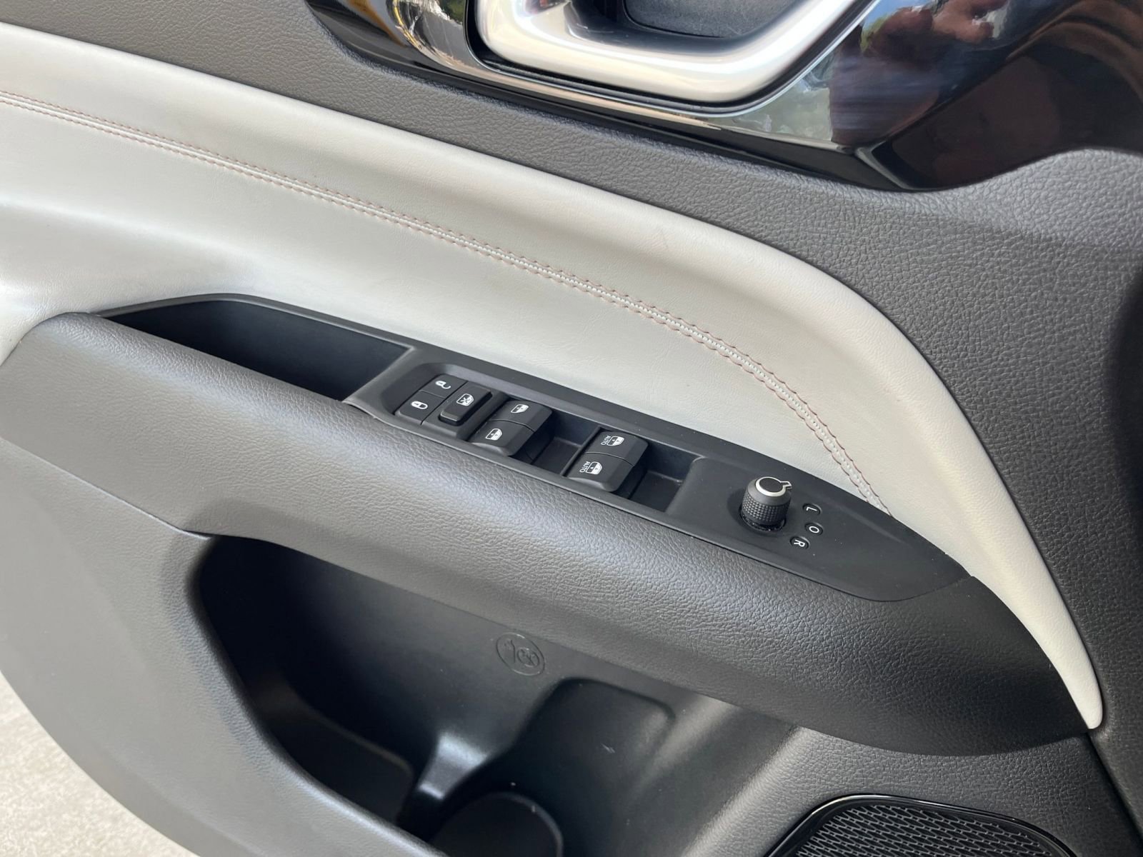 Thumbnail: 2025 Jeep Compass - 18