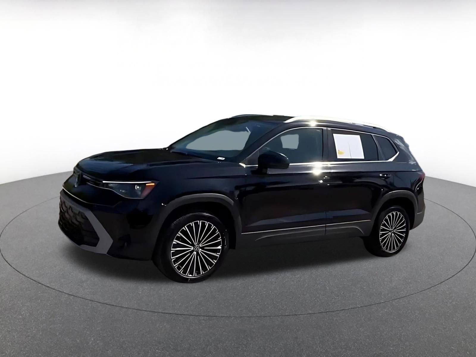 Thumbnail: 2025 Volkswagen Taos - 7