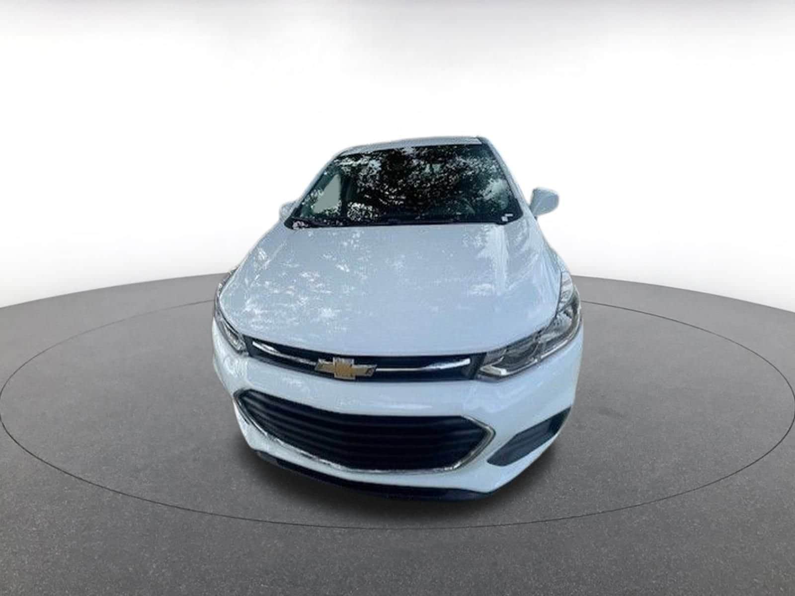 Thumbnail: 2021 Chevrolet Trax - 3