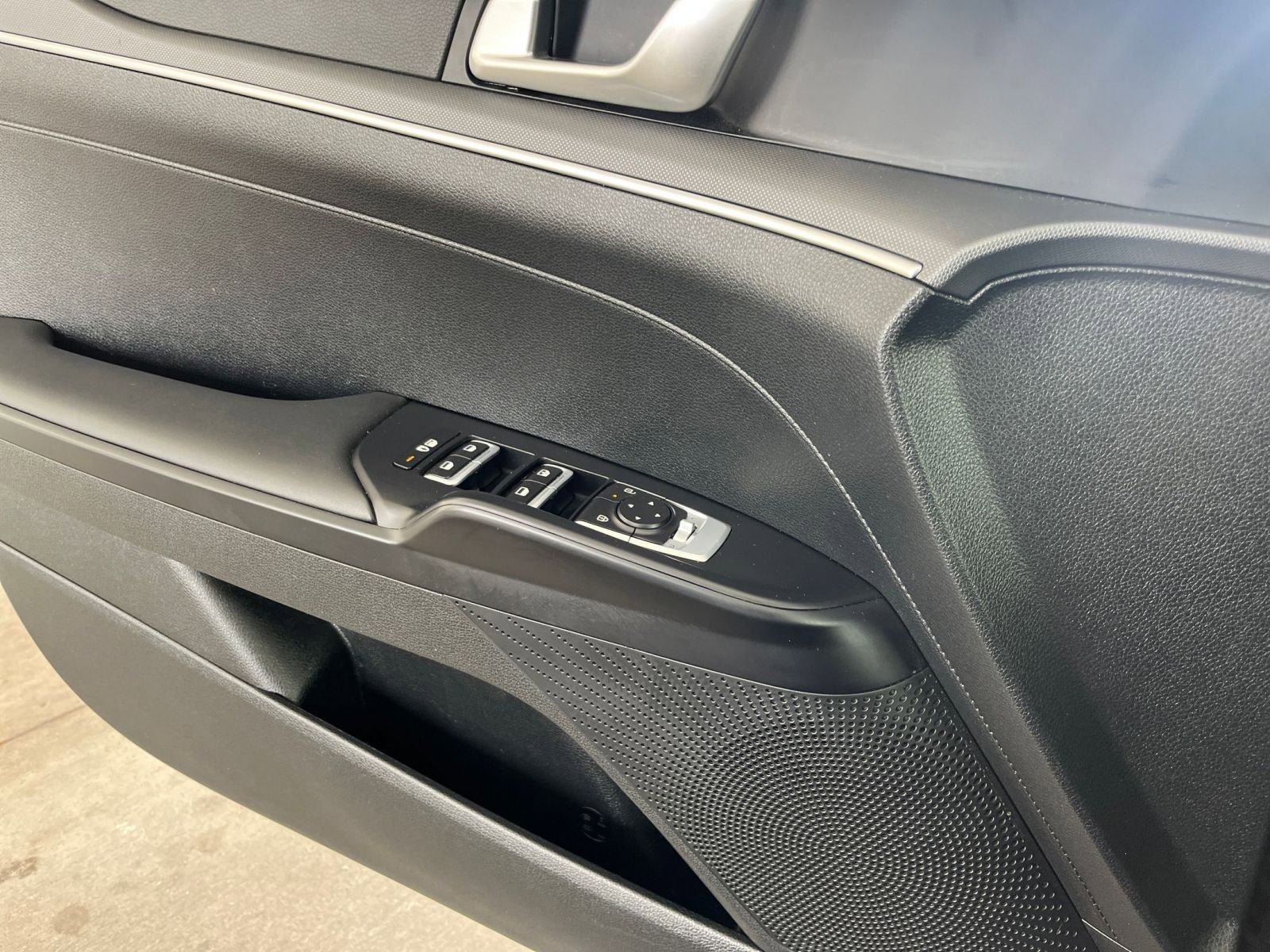 Thumbnail: 2025 Kia K5 - 18