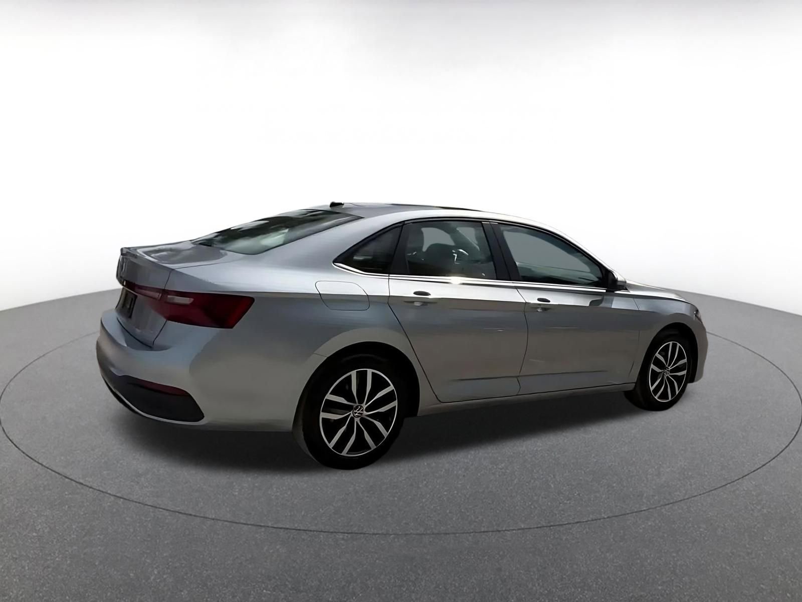 Thumbnail: 2025 Volkswagen Jetta - 15