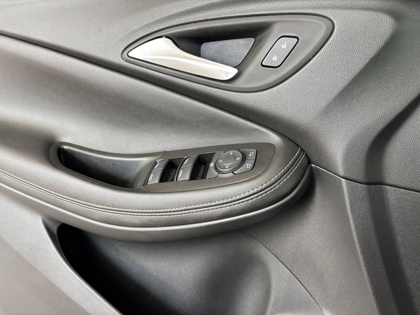 Thumbnail: 2025 Buick Encore GX - 18