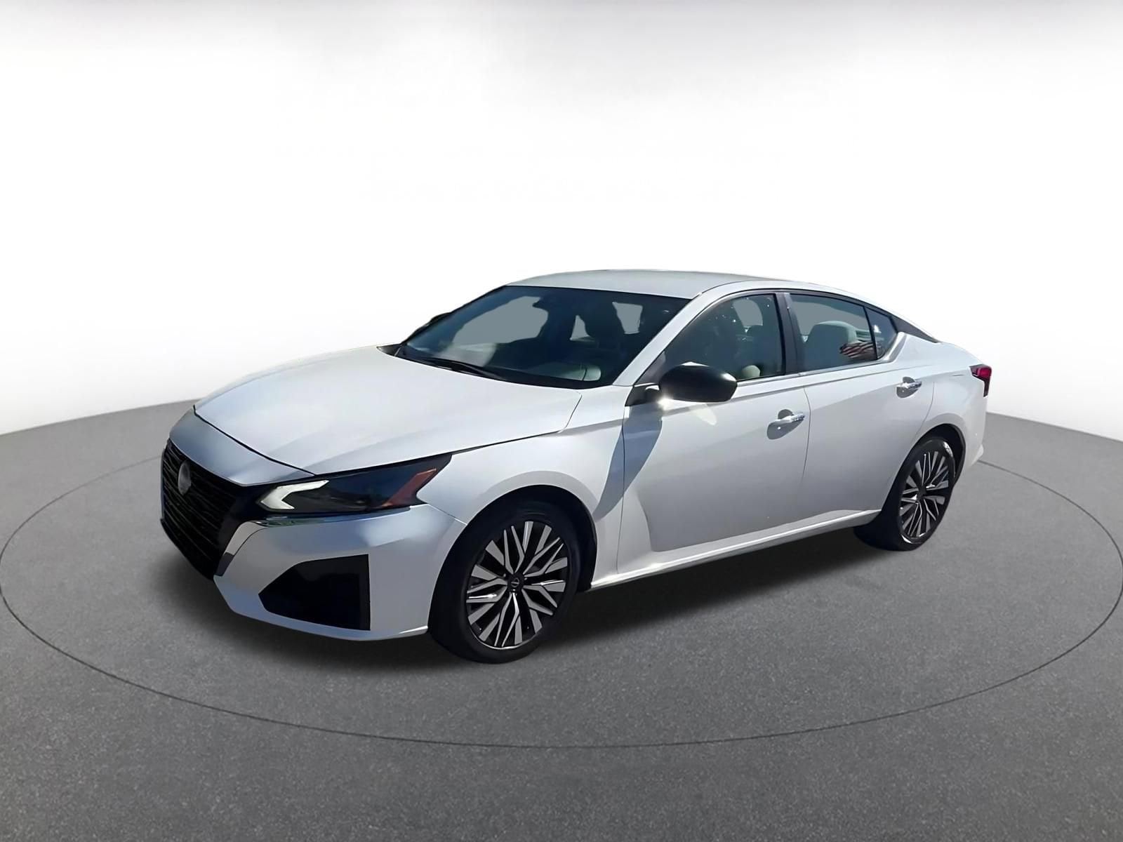 Thumbnail: 2025 Nissan Altima - 8