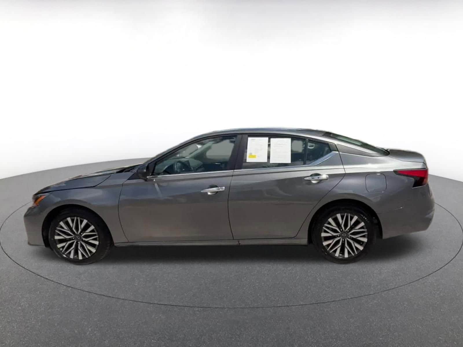 Thumbnail: 2025 Nissan Altima - 9