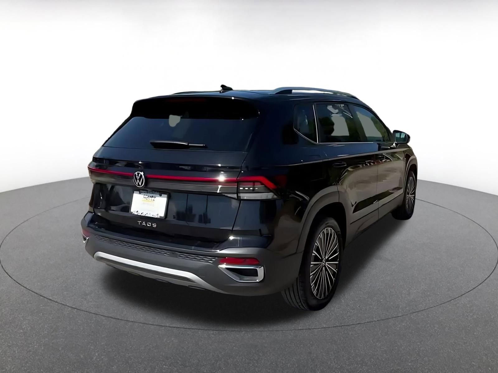 Thumbnail: 2025 Volkswagen Taos - 12