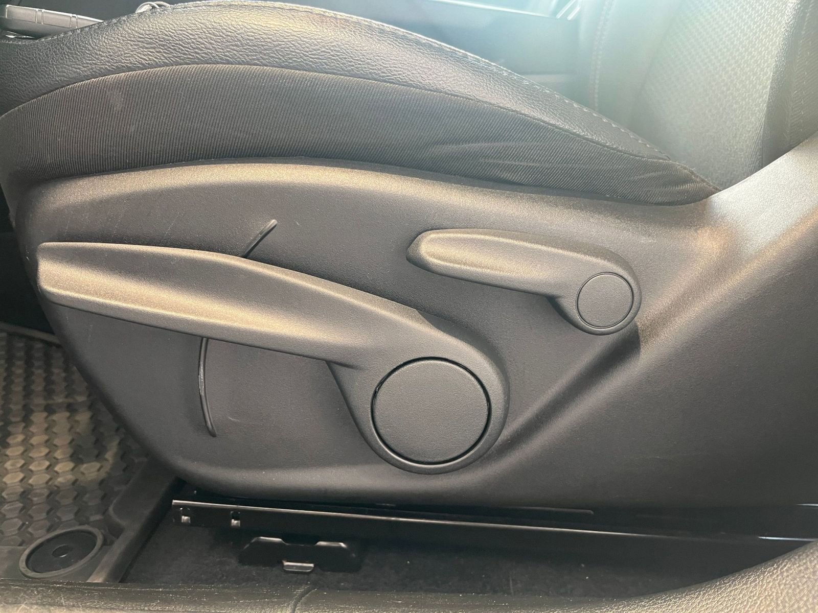 Thumbnail: 2025 Jeep Compass - 23