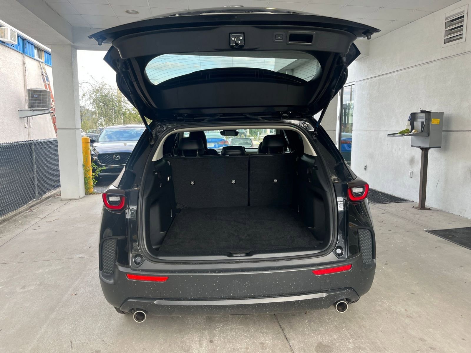 Thumbnail: 2025 Mazda CX-50 - 31