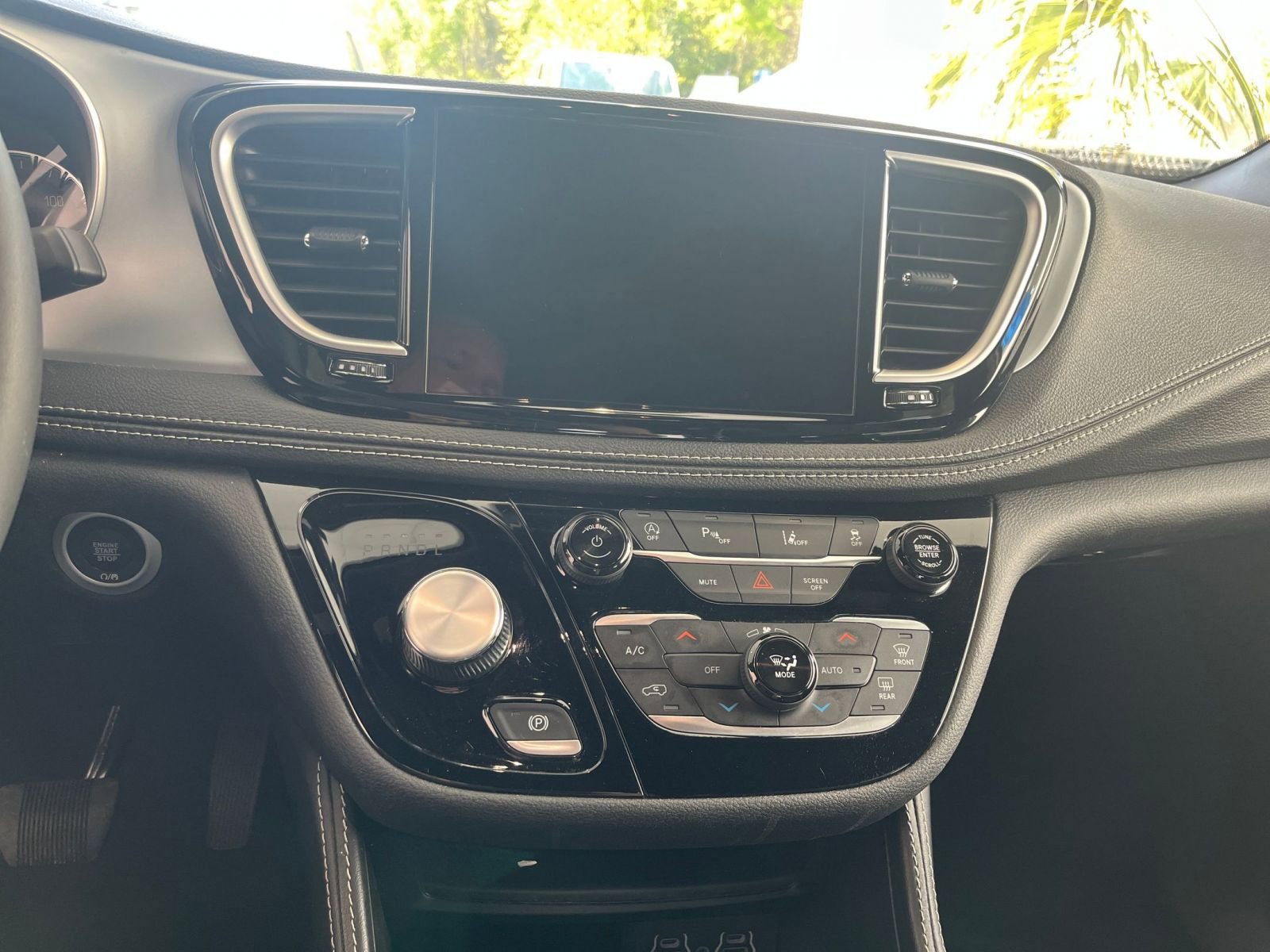 Thumbnail: 2025 Chrysler Pacifica - 17