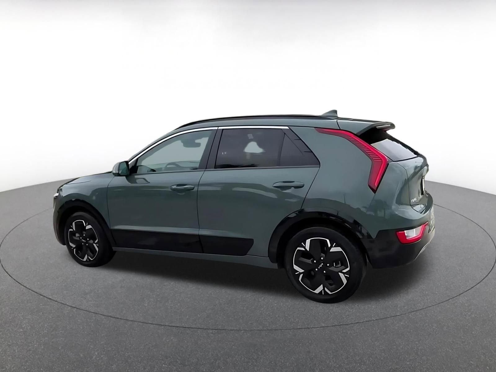 Thumbnail: 2024 Kia Niro - 10