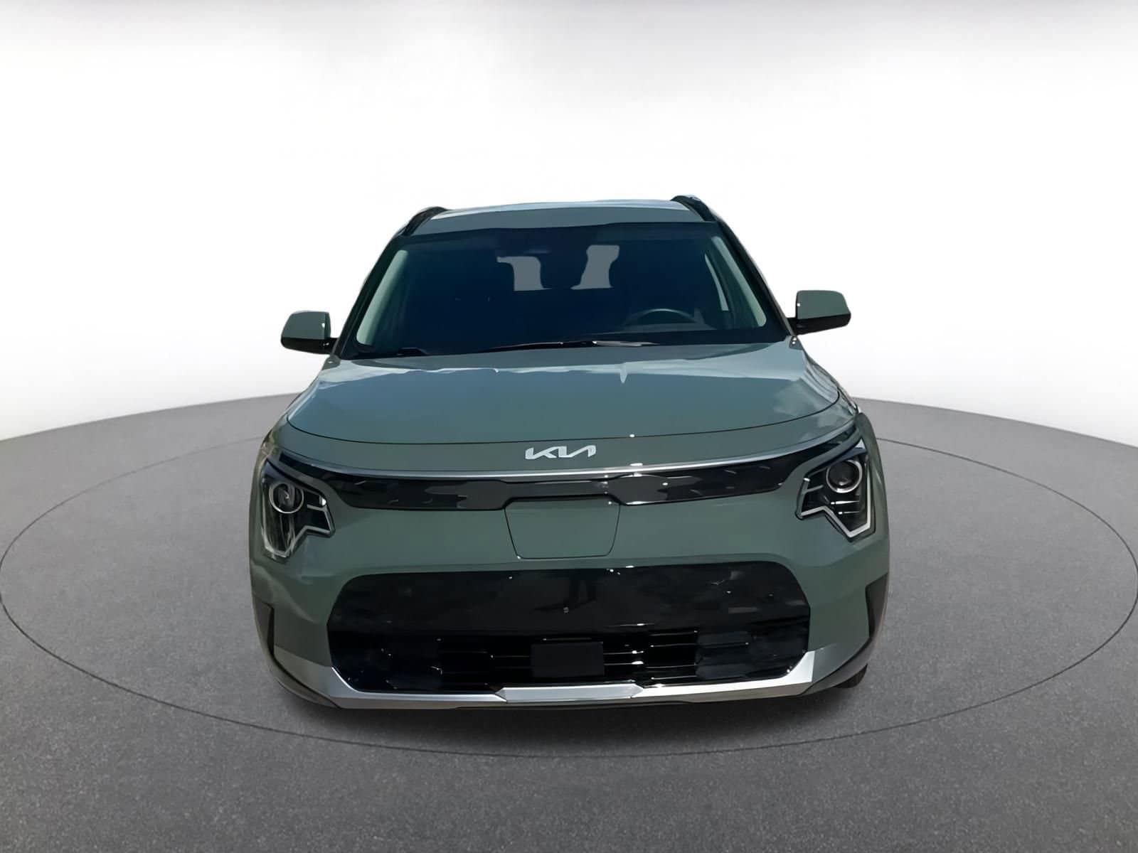 Thumbnail: 2023 Kia Niro - 3