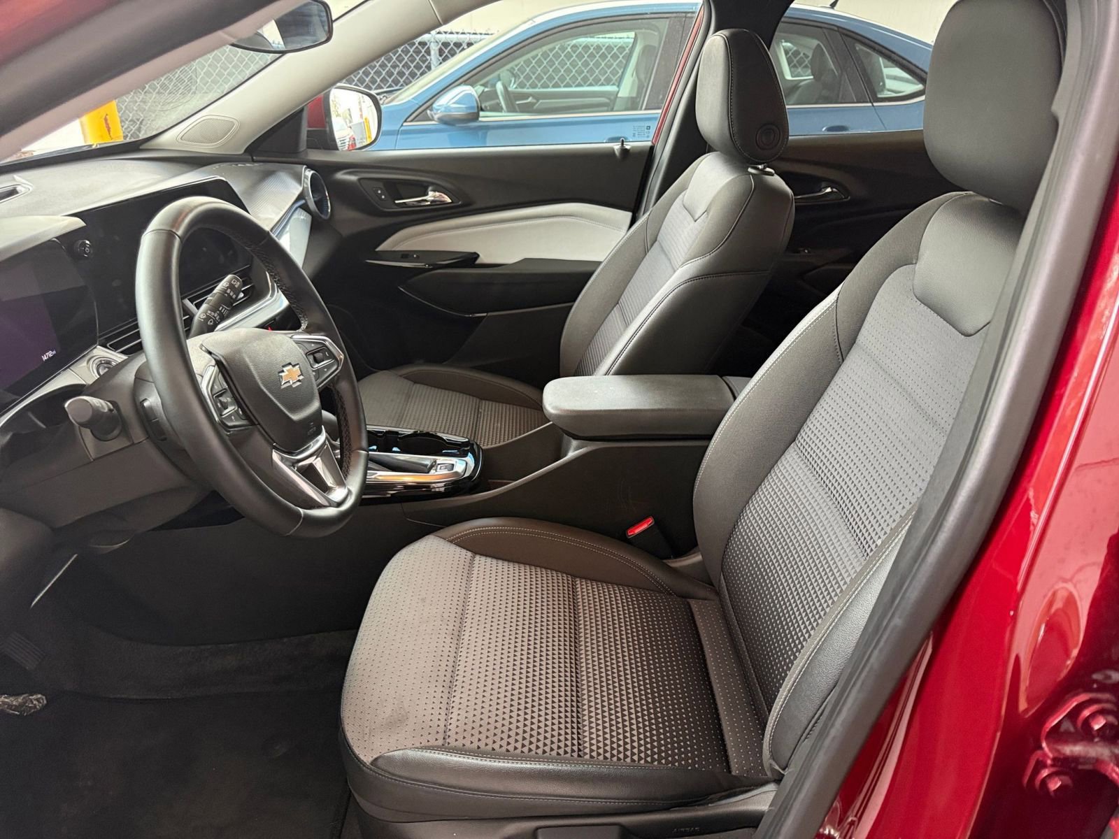 Thumbnail: 2025 Chevrolet Trax - 27