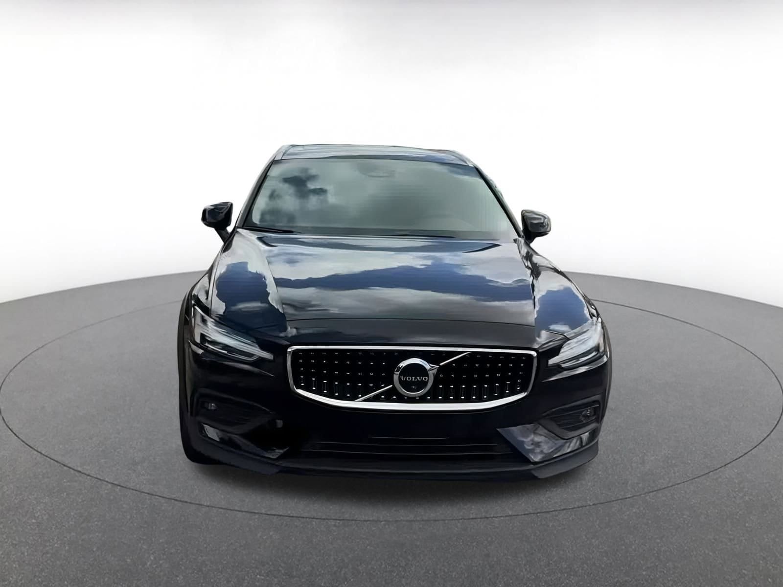 Thumbnail: 2025 Volvo S60 - 4