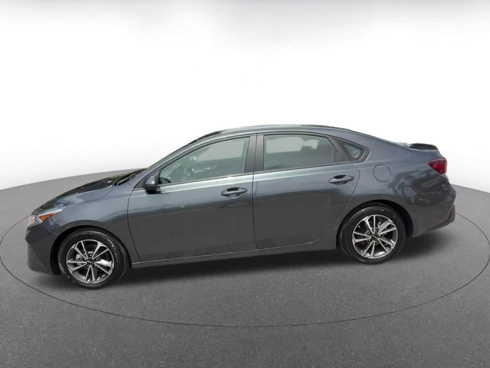 Thumbnail: 2024 Kia Forte - 8