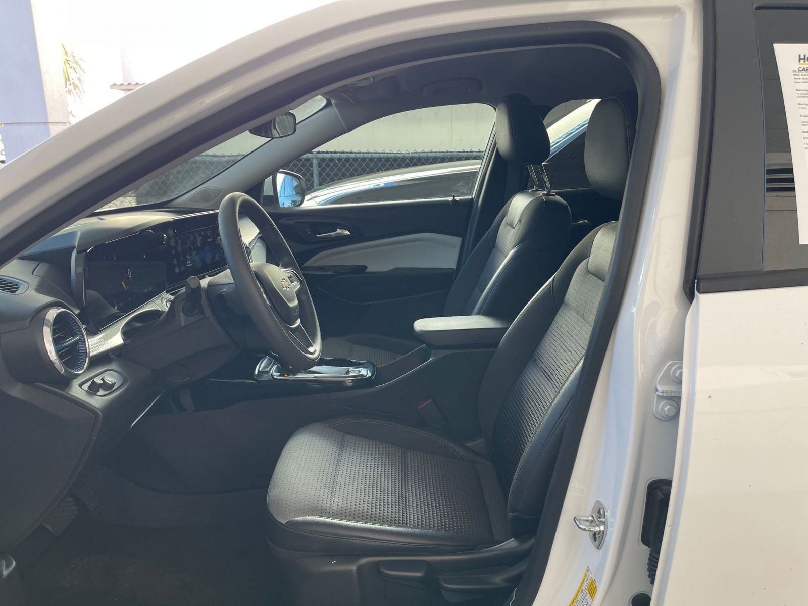 Thumbnail: 2025 Chevrolet Trax - 30