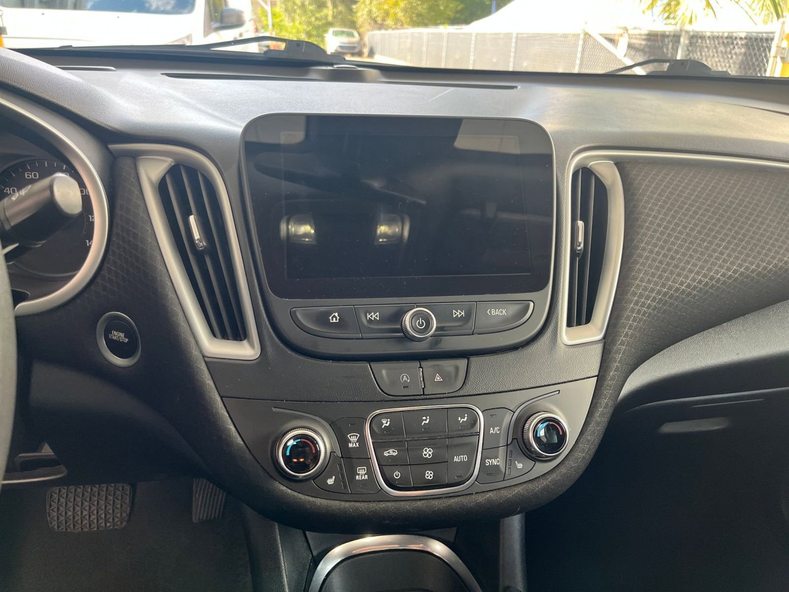 Thumbnail: 2023 Chevrolet Malibu - 18