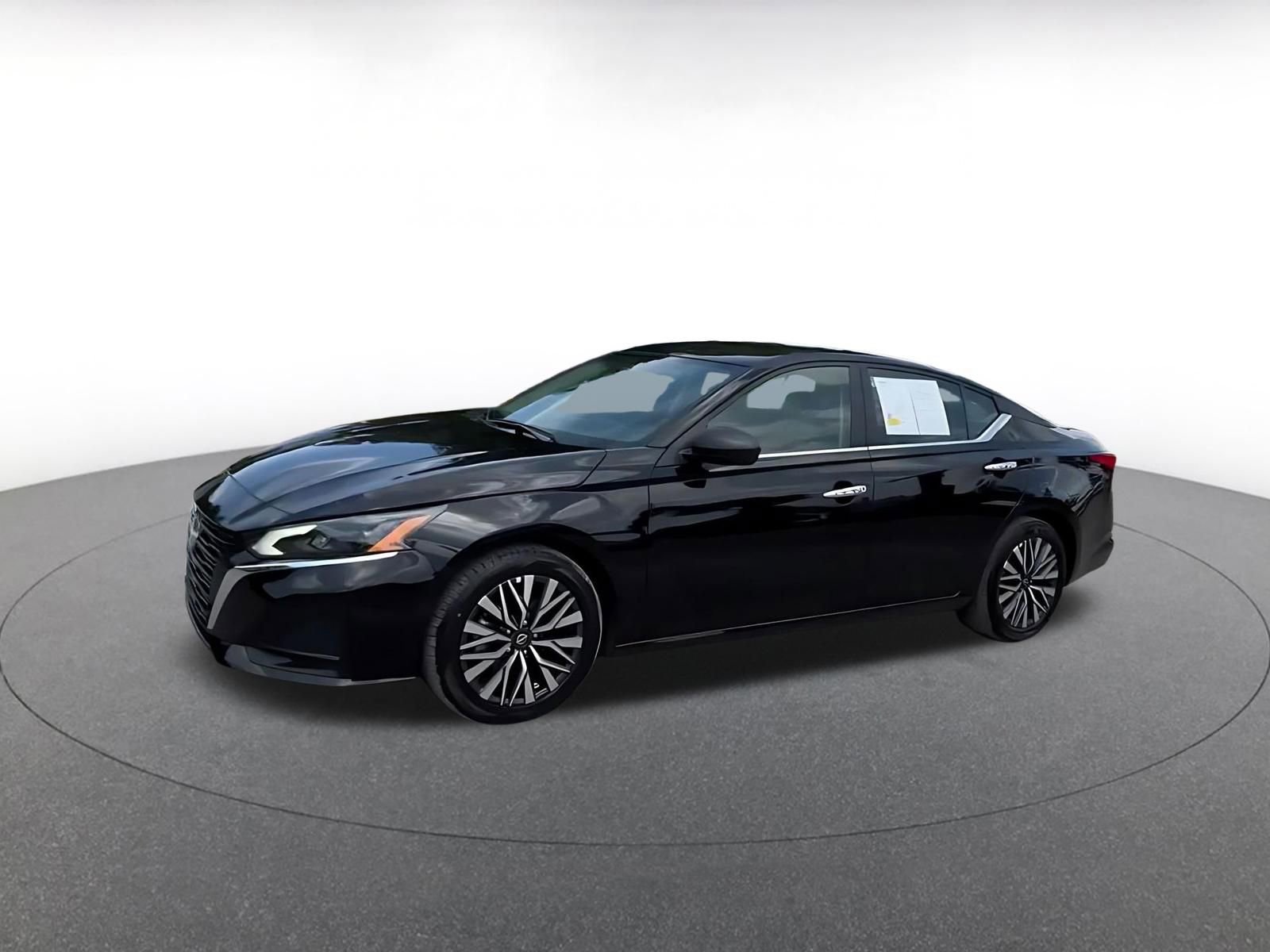 Thumbnail: 2025 Nissan Altima - 8