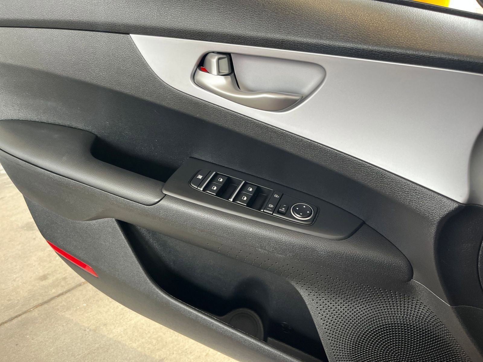 Thumbnail: 2024 Kia Forte - 20