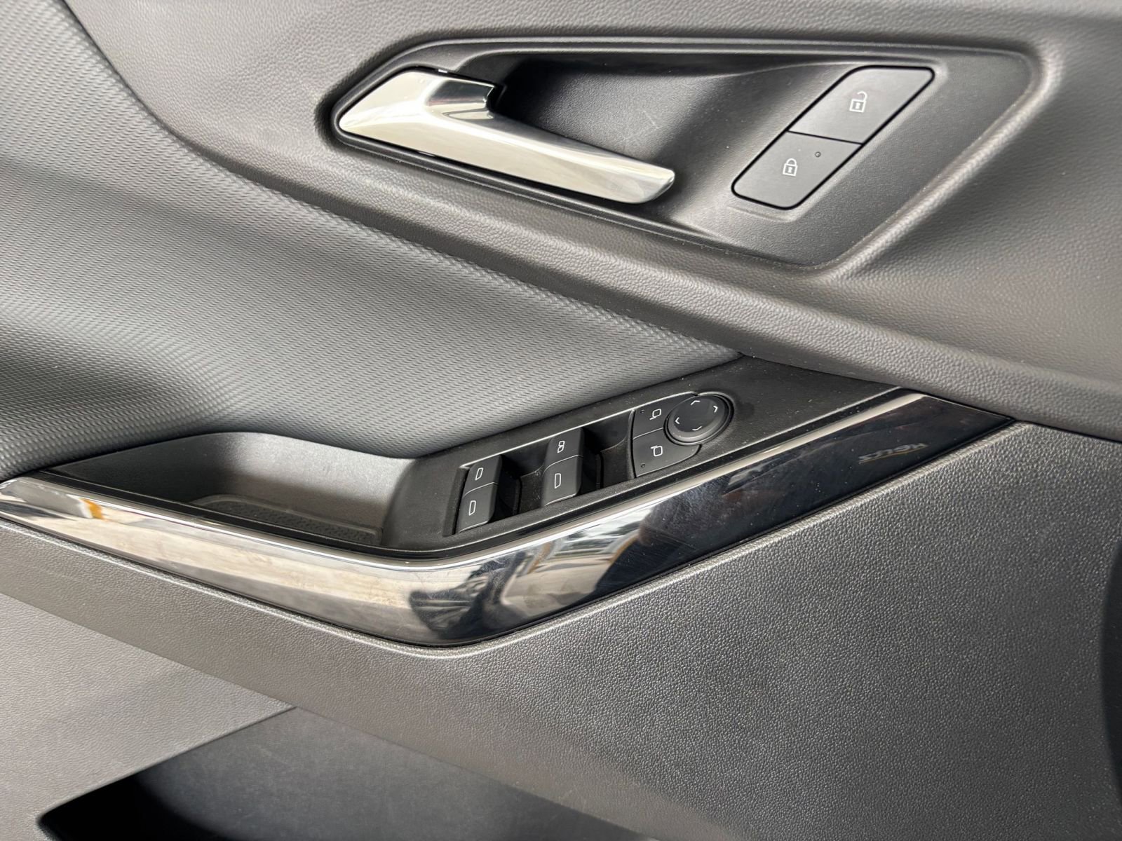 Thumbnail: 2025 Chevrolet Equinox - 18