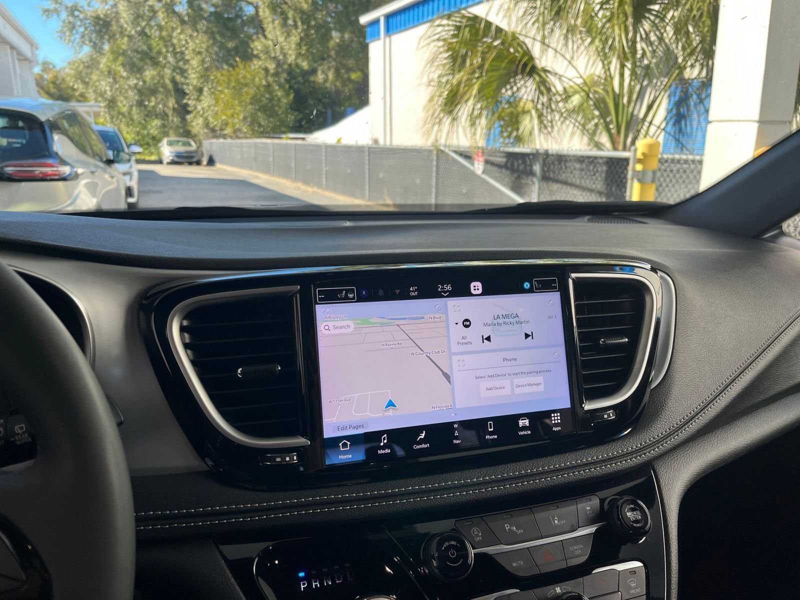 Thumbnail: 2025 Chrysler Pacifica - 17