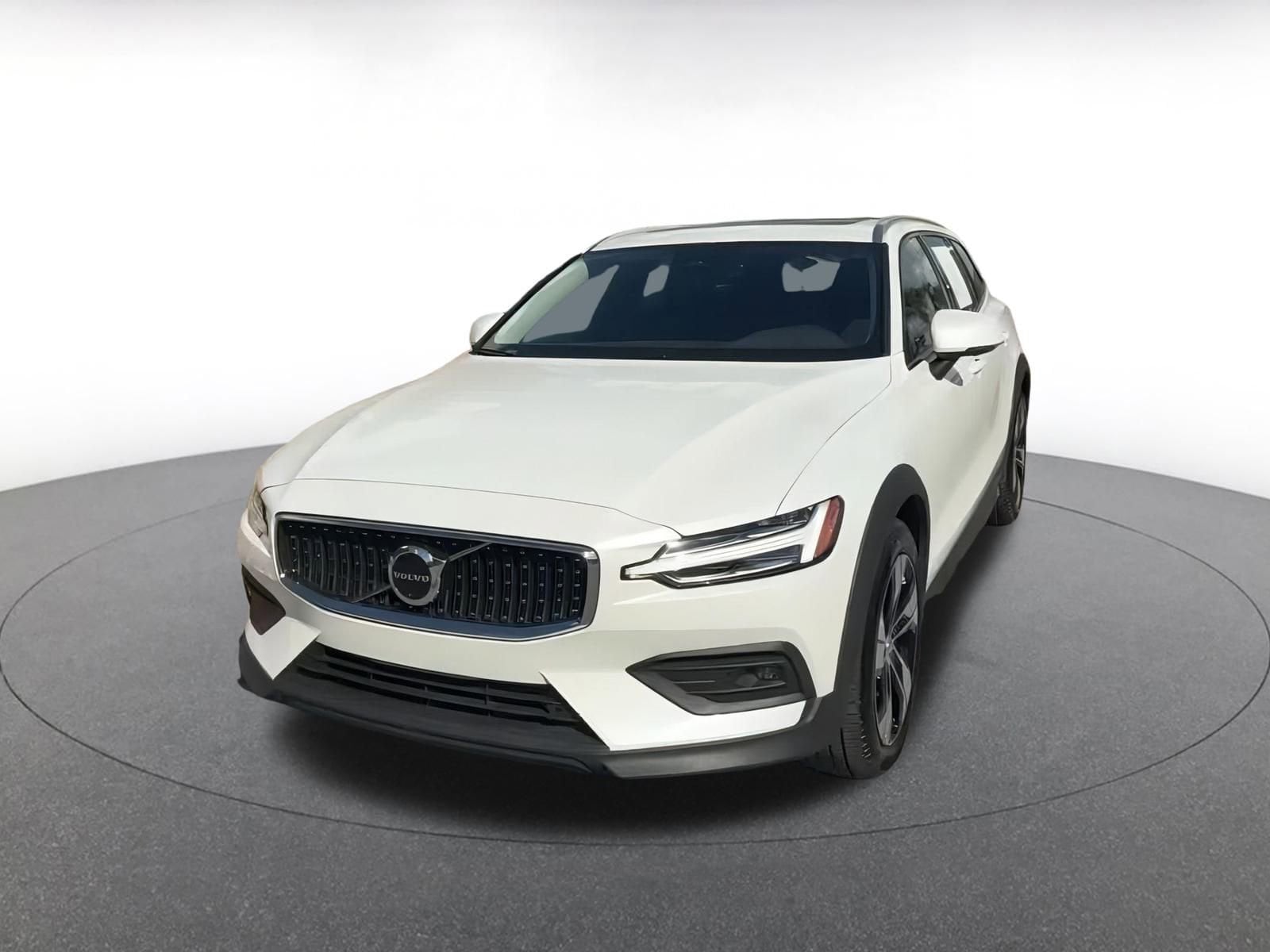 Thumbnail: 2025 Volvo S60 - 4