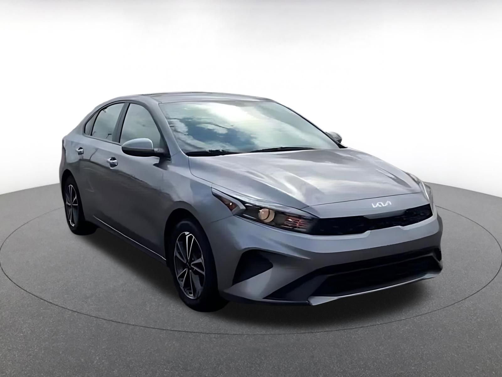 Thumbnail: 2024 Kia Forte - 3