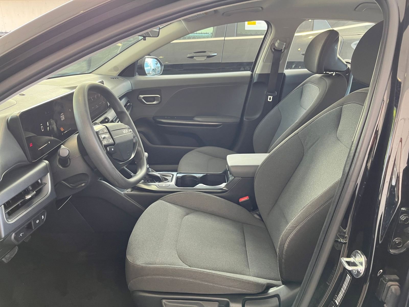 Thumbnail: 2025 Kia K4 - 28