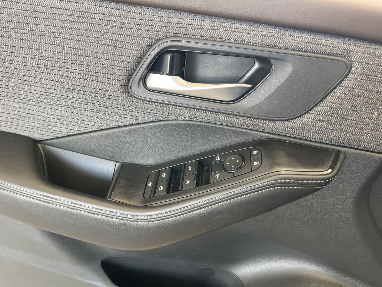 2023 Nissan Rogue SV 20