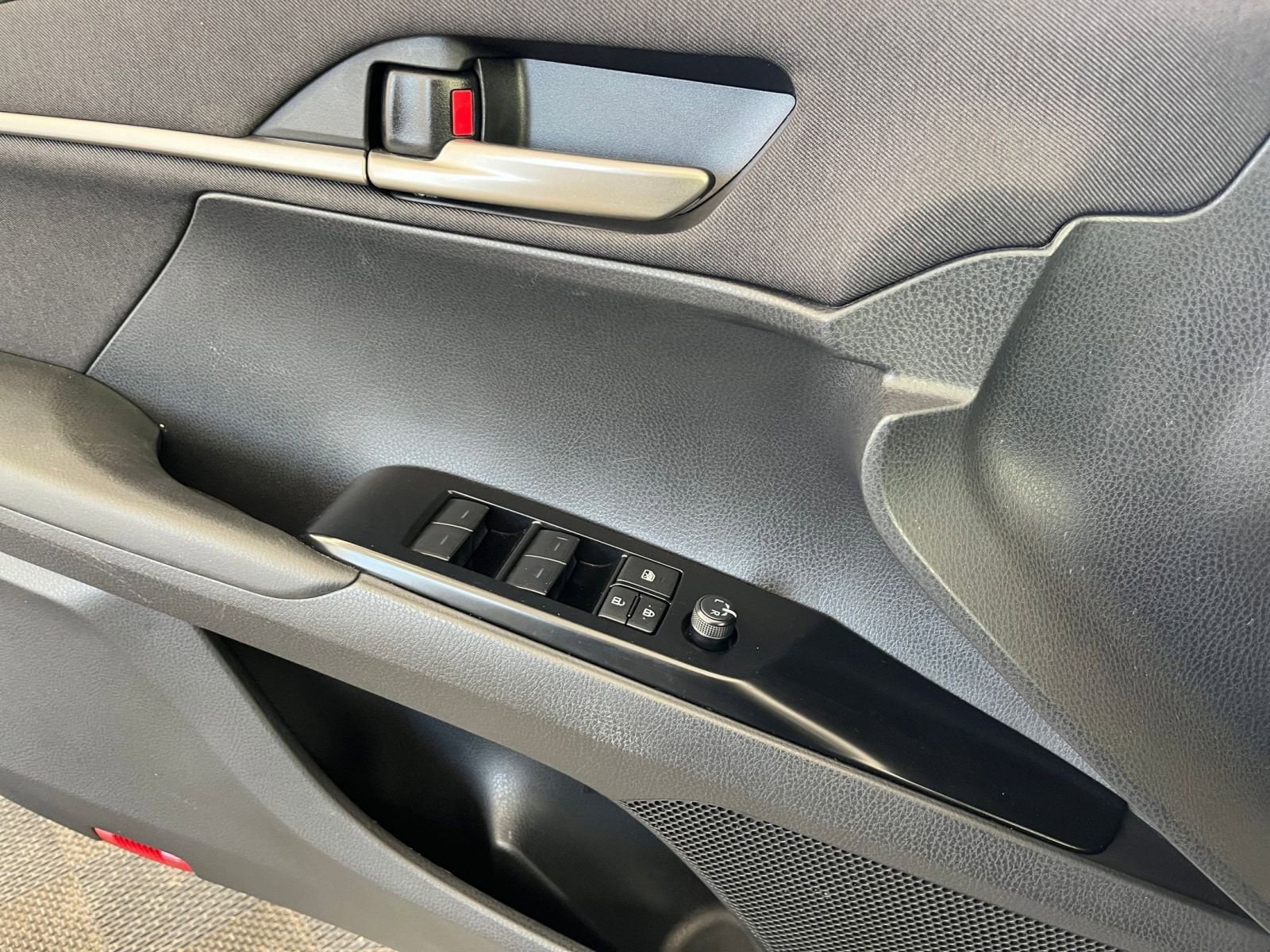 Thumbnail: 2025 Toyota Camry - 20