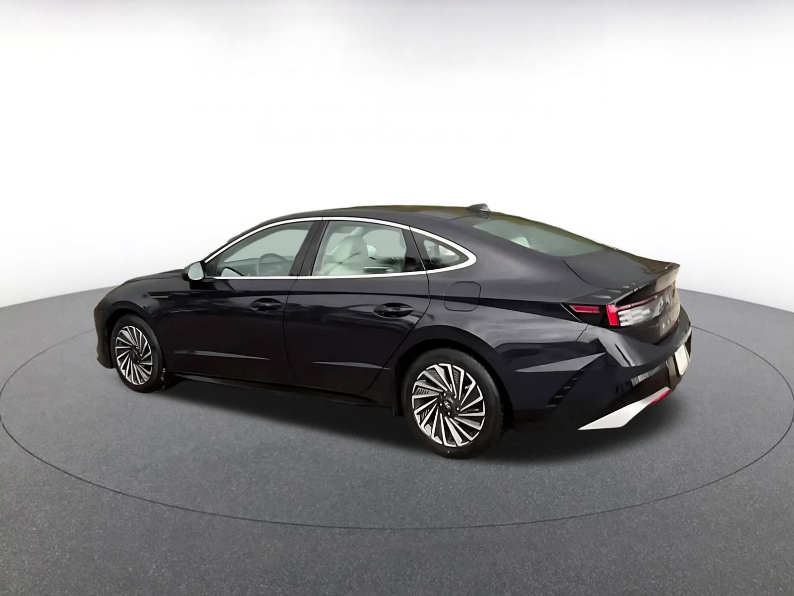 Thumbnail: 2025 Hyundai Sonata - 10