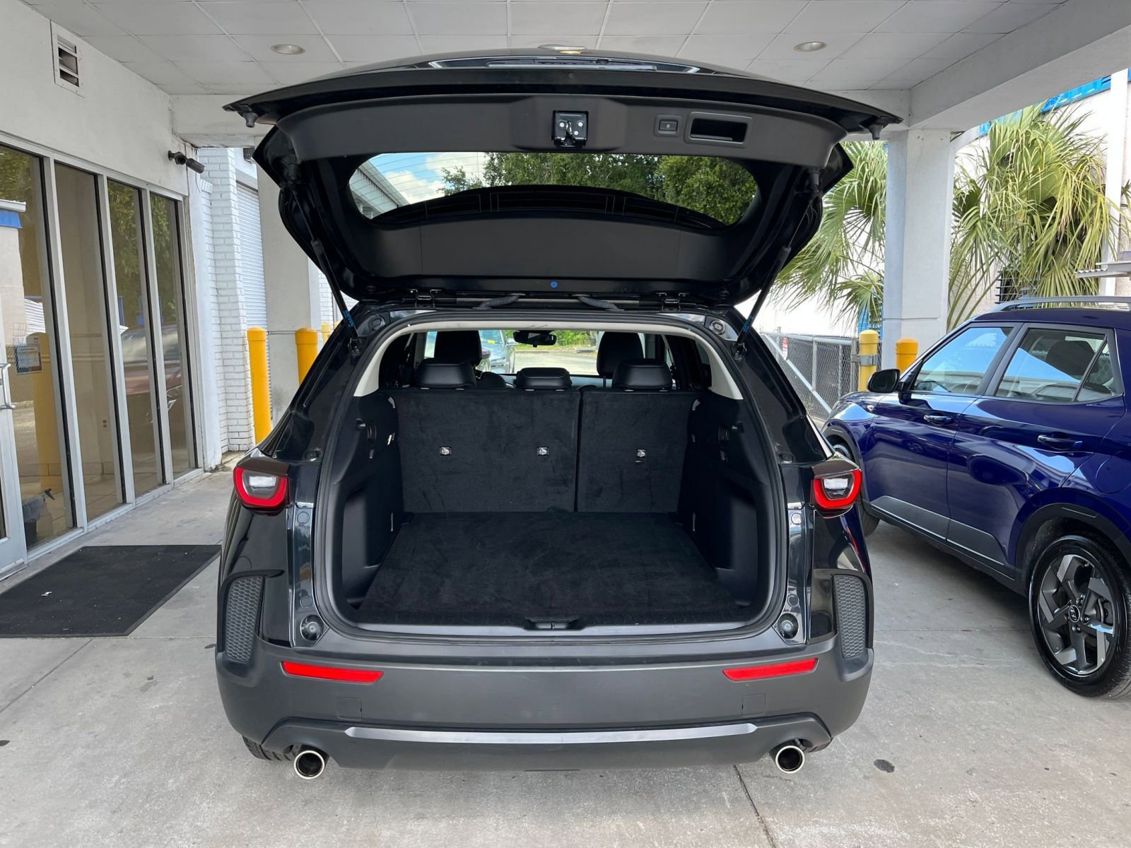 Thumbnail: 2025 Mazda CX-50 - 31