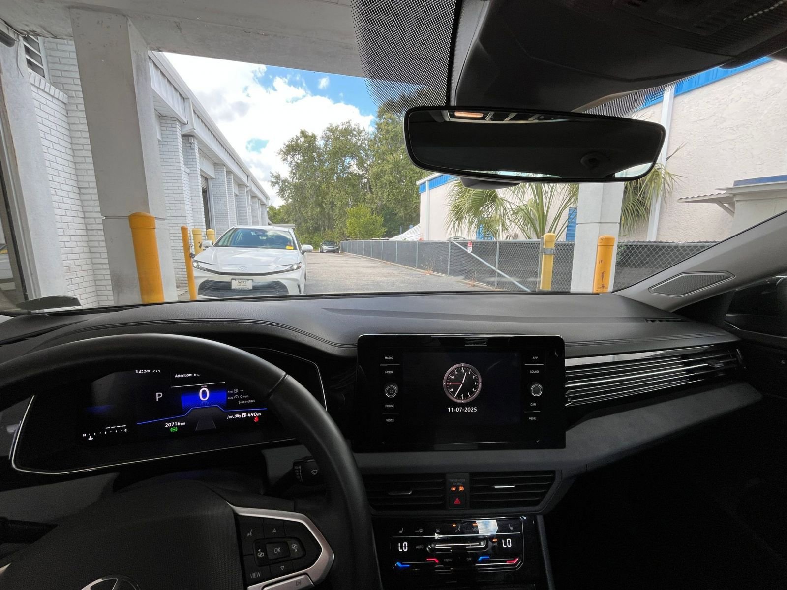 Thumbnail: 2025 Volkswagen Jetta - 33