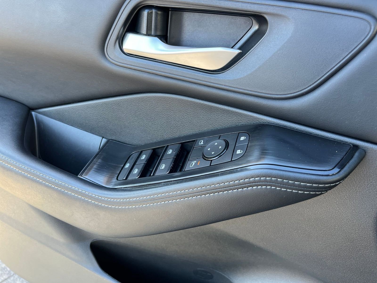 Thumbnail: 2025 Nissan Rogue - 18