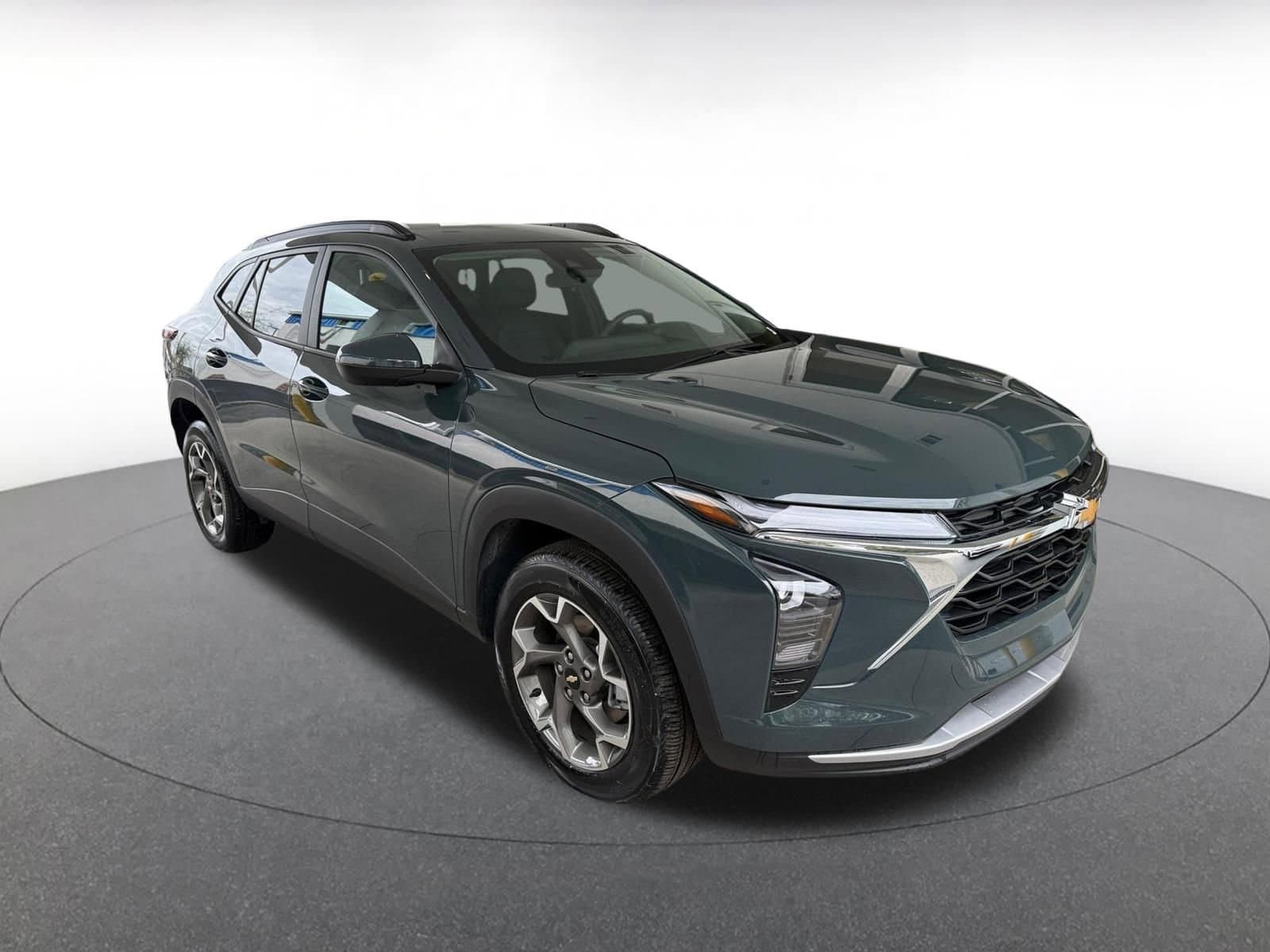 Thumbnail: 2025 Chevrolet Trax - 1