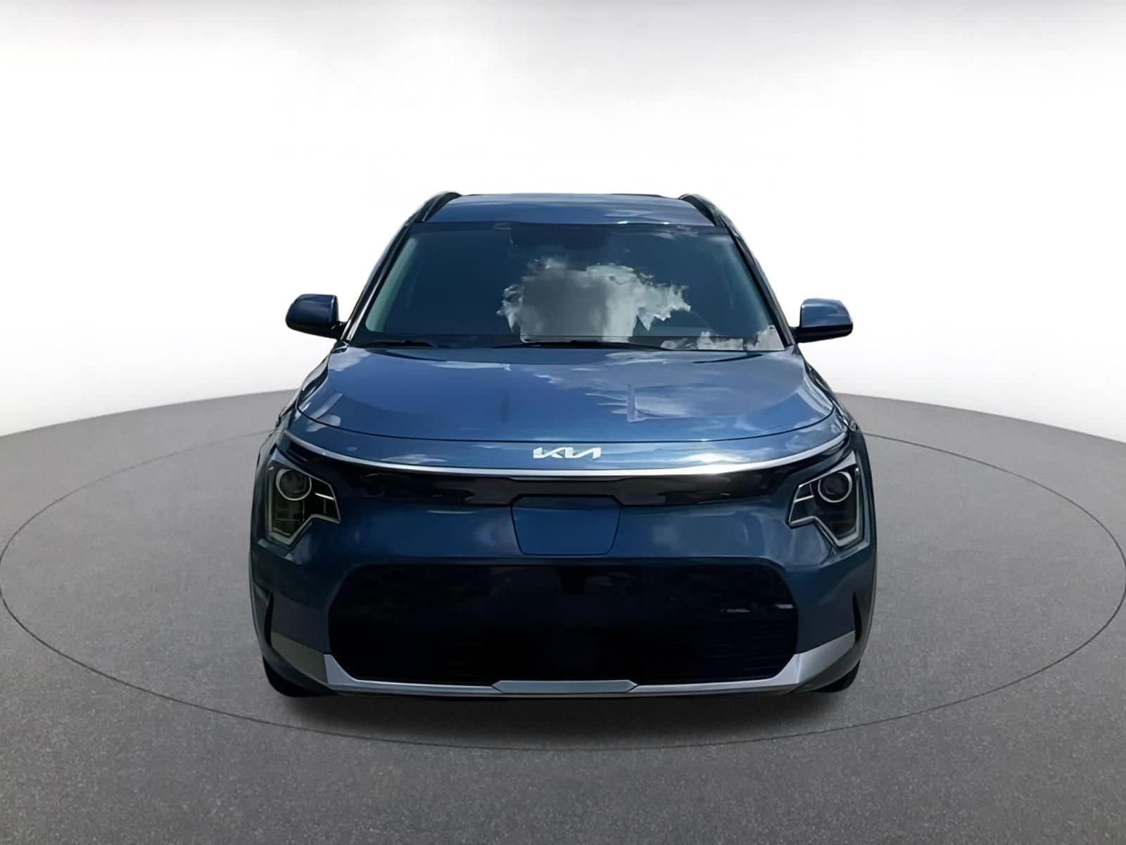 Thumbnail: 2023 Kia Niro - 5