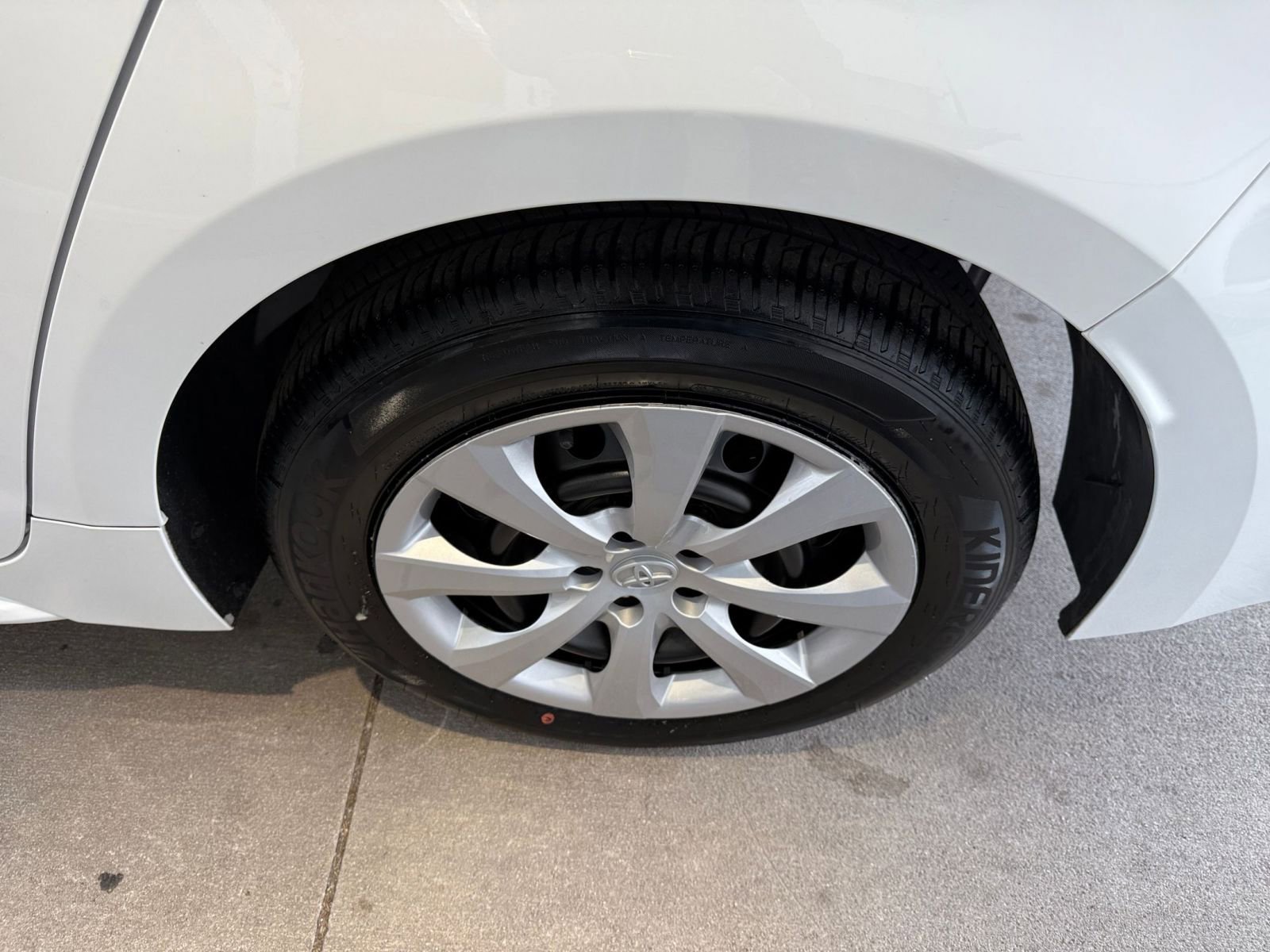 Thumbnail: 2025 Toyota Corolla - 30