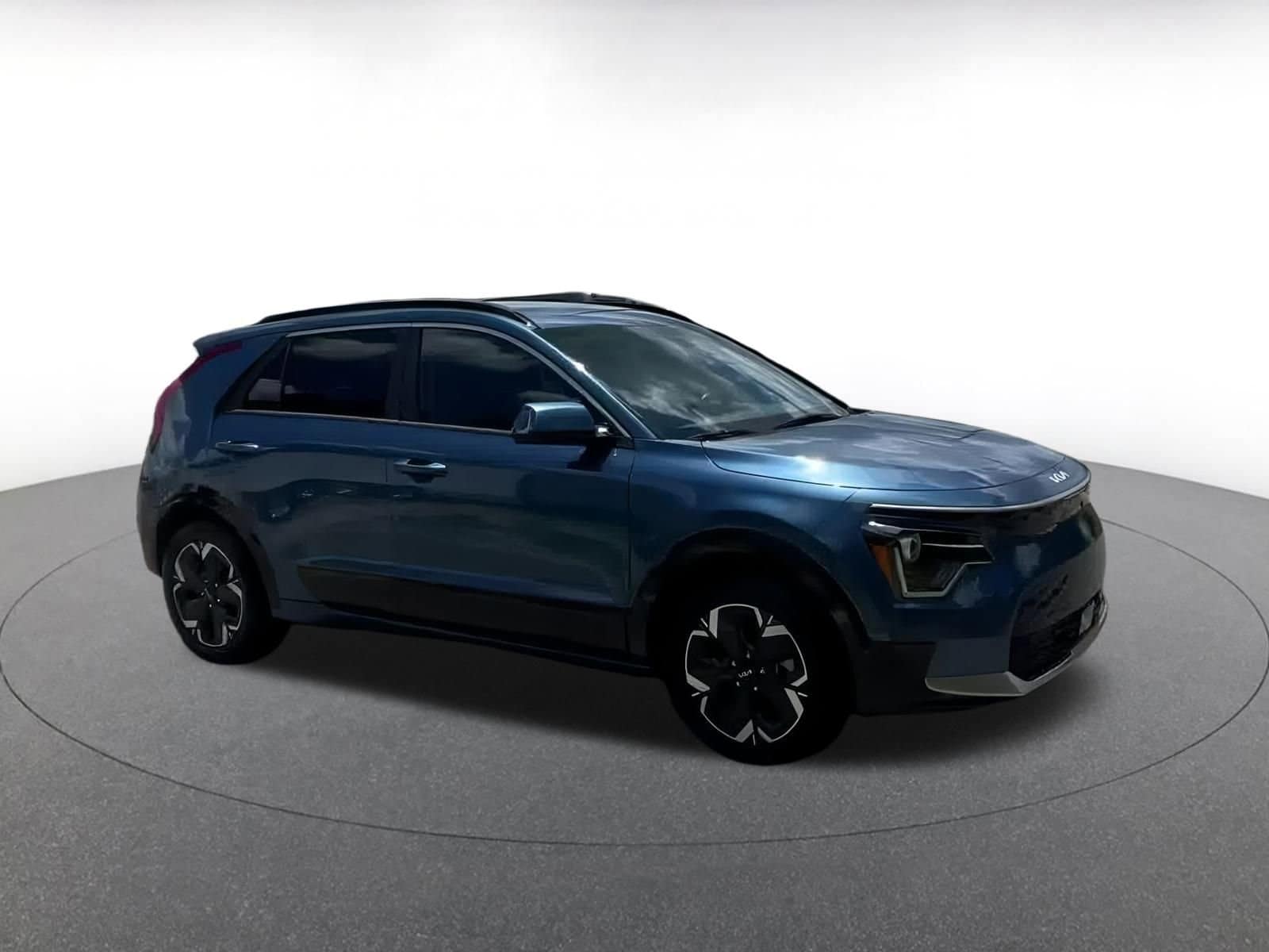 Thumbnail: 2023 Kia Niro - 2