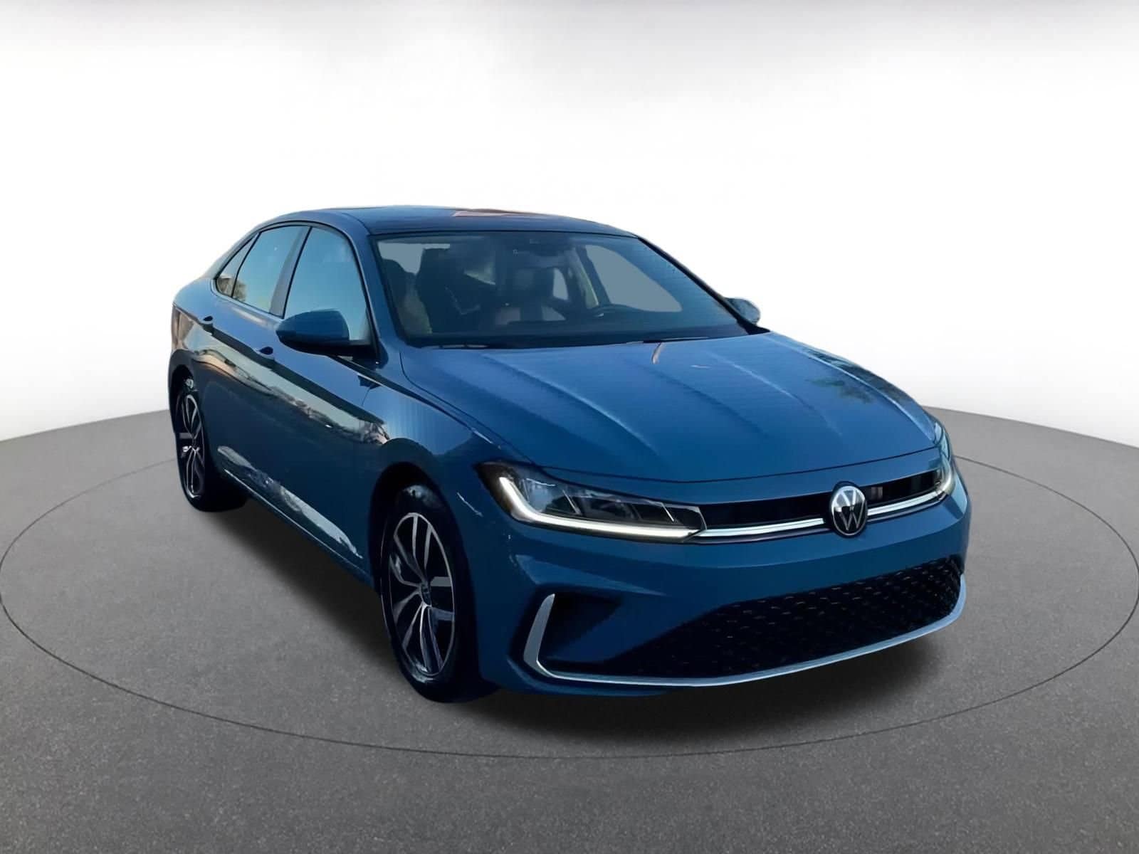 Thumbnail: 2025 Volkswagen Jetta - 3