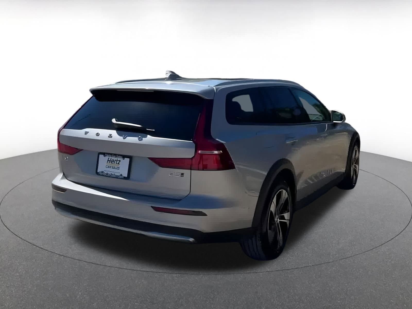 Thumbnail: 2025 Volvo S60 - 15