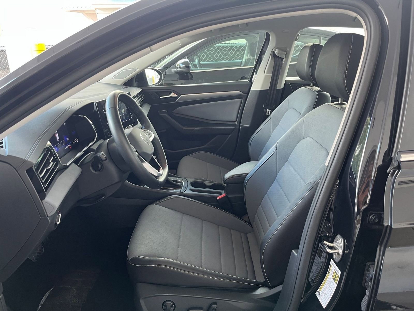 Thumbnail: 2025 Volkswagen Jetta - 27