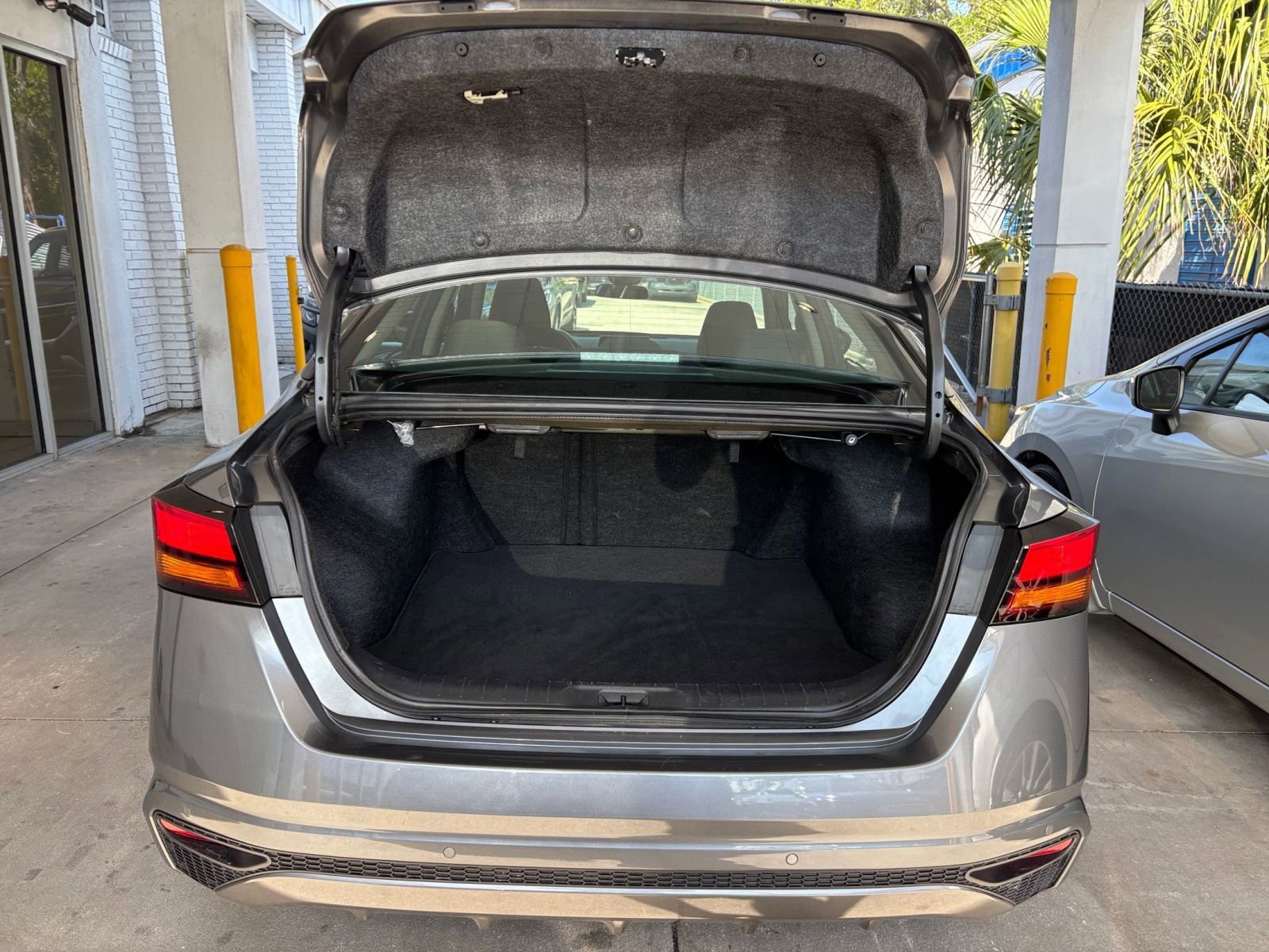 Thumbnail: 2025 Nissan Altima - 31