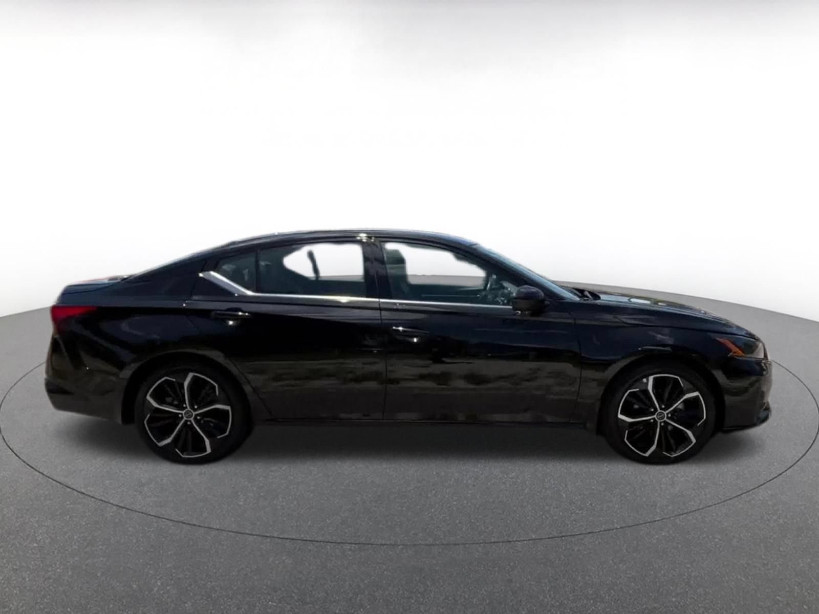 Thumbnail: 2025 Nissan Altima - 16
