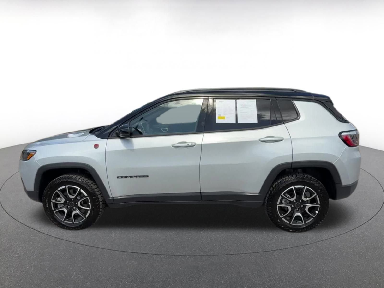 Thumbnail: 2025 Jeep Compass - 9