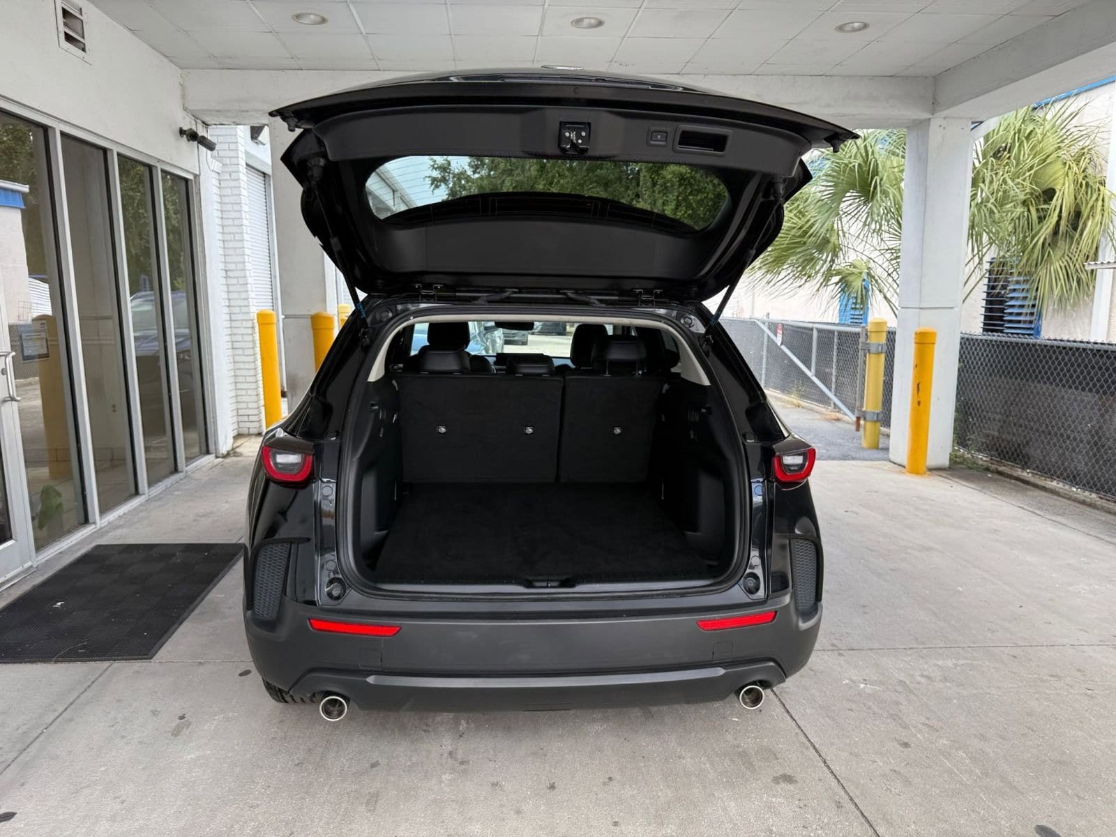 Thumbnail: 2025 Mazda CX-50 - 31