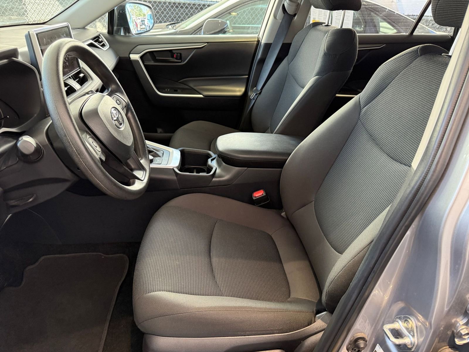 Thumbnail: 2025 Toyota RAV4 - 27