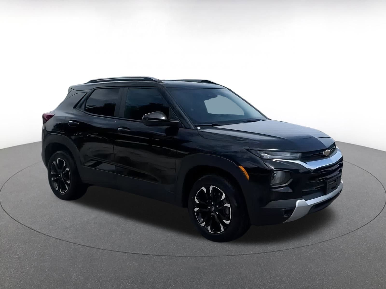 Thumbnail: 2023 Chevrolet TrailBlazer - 2