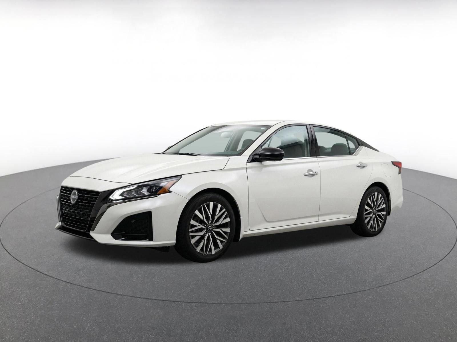 Thumbnail: 2025 Nissan Altima - 3