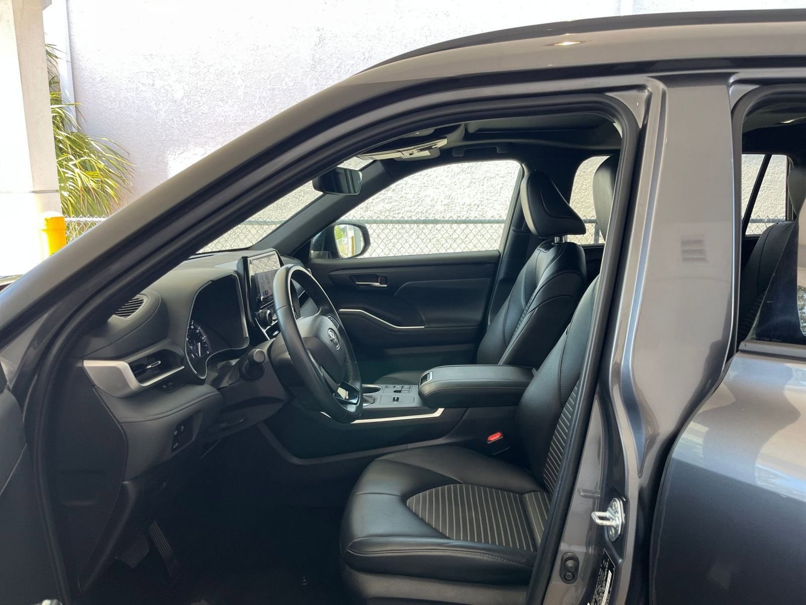 2024 Toyota Highlander XSE 27