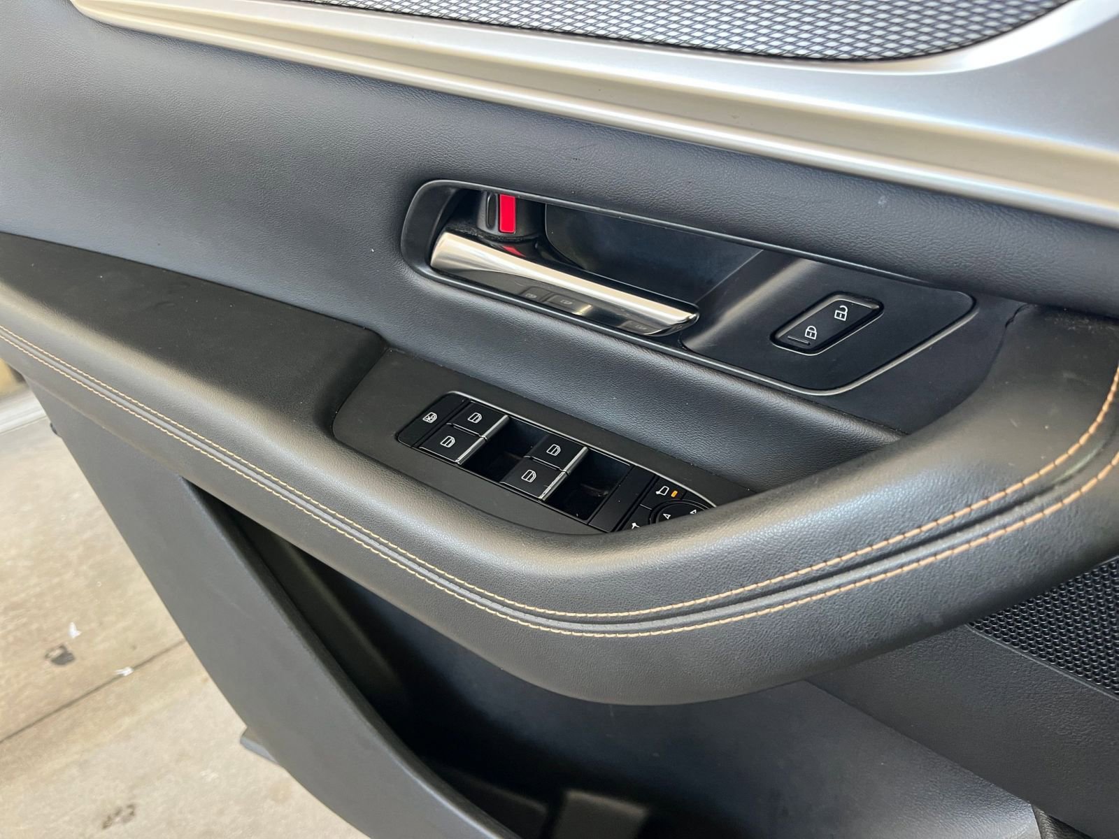 Thumbnail: 2025 Mazda CX-70 - 18