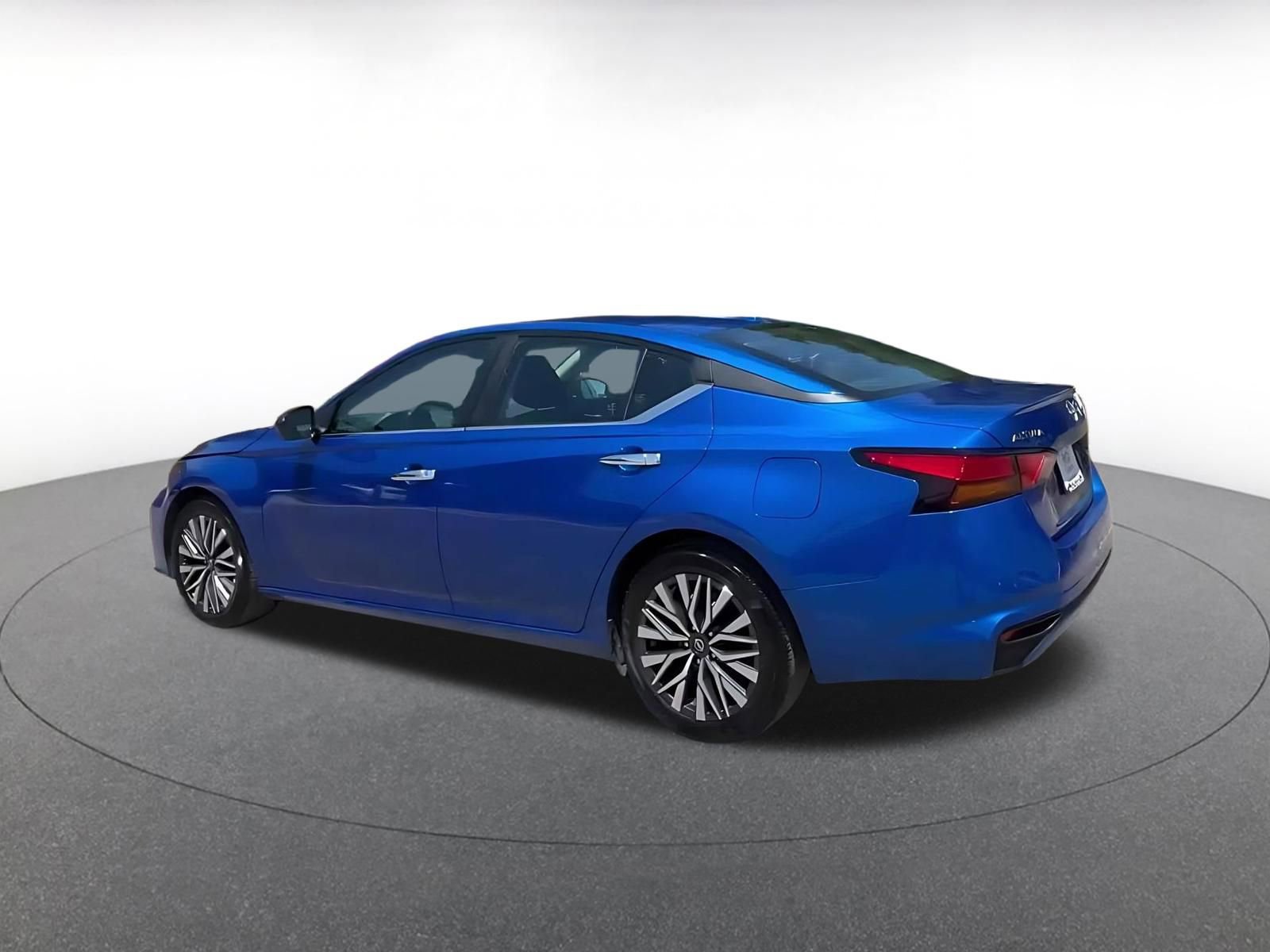 Thumbnail: 2025 Nissan Altima - 10